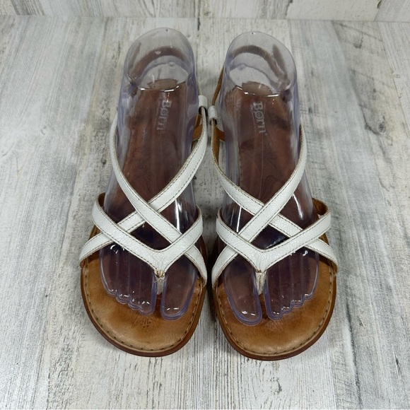 Born Women Mai in White Summer Flat Sandals #510 - Picture 5 of 11